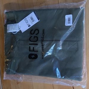 Figs Rafaela scrub top. Dark olive